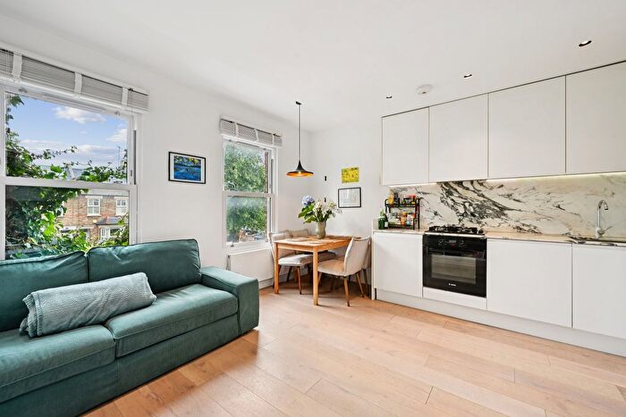 2 Bedroom Flat For Sale In Eccleston Road, Ealing, London, W13