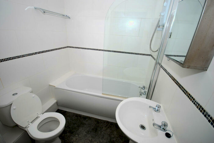 10 Bedroom Flat To Rent In Station House, Old Warwick Road, Leamington Spa, Warwickshire, CV31