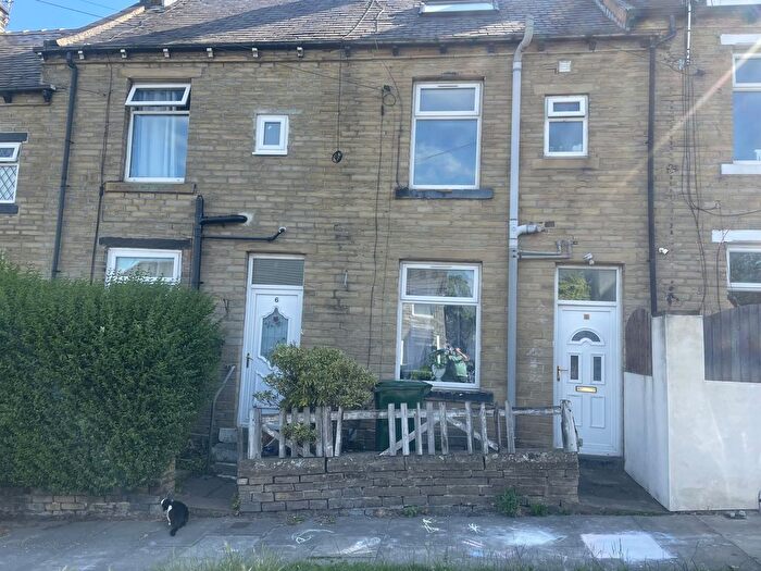 3 Bedroom Terraced House To Rent In Irwell Street, Bradford, BD4