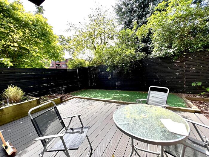 2 Bedroom Apartment To Rent In Woods End, Barlow Moor Road, Didsbury, M20