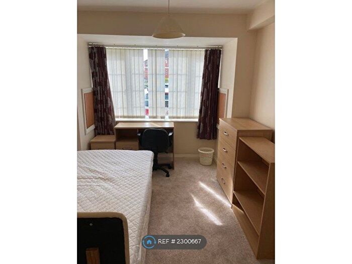 5 Bedroom Terraced House To Rent In Godwin Way, Stoke-On-Trent, ST4