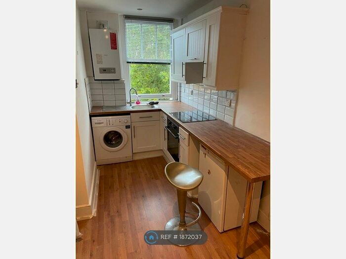 1 Bedroom Flat To Rent In Dewsbury Court, London, W4