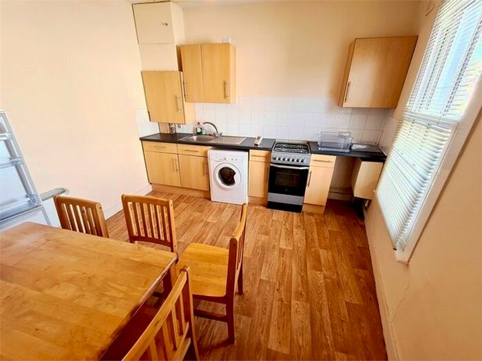 1 Bedroom Flat To Rent In Linkfield Road, Isleworth TW7