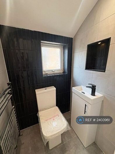4 Bedroom Terraced House To Rent In Bury Park Road, Luton, LU1