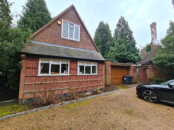 2 Bedroom Cottage To Rent In Bracebridge Road, Four Oaks, Sutton Coldfield, B74