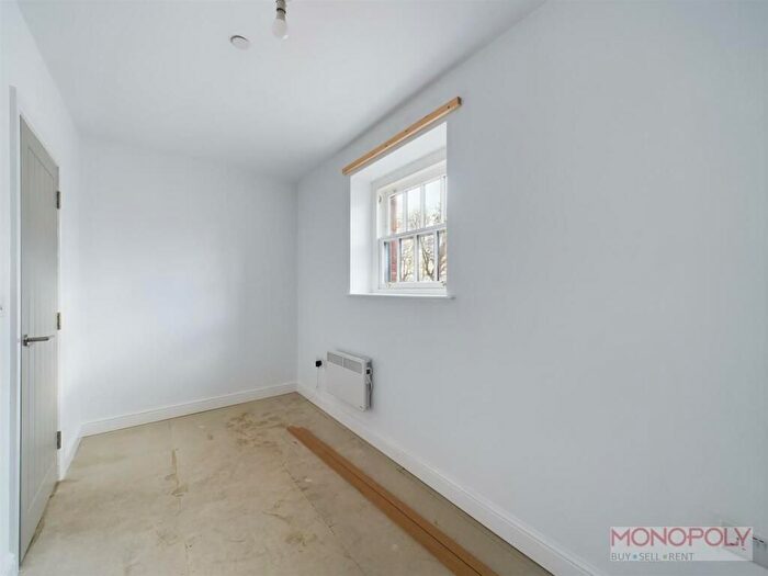 1 Bedroom Flat To Rent In College Street, Wrexham, LL13