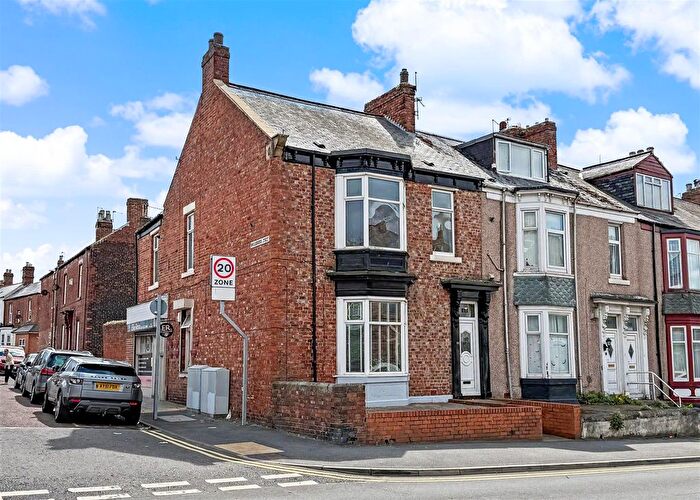 3 Bedroom Maisonette For Sale In Dean Road, South Shields, NE33