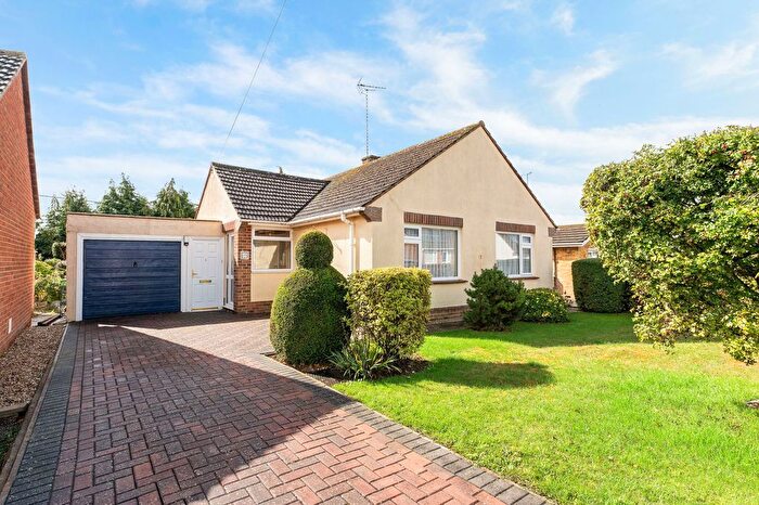 2 Bedroom Bungalow For Sale In Windsor Road, Durrington, SP4