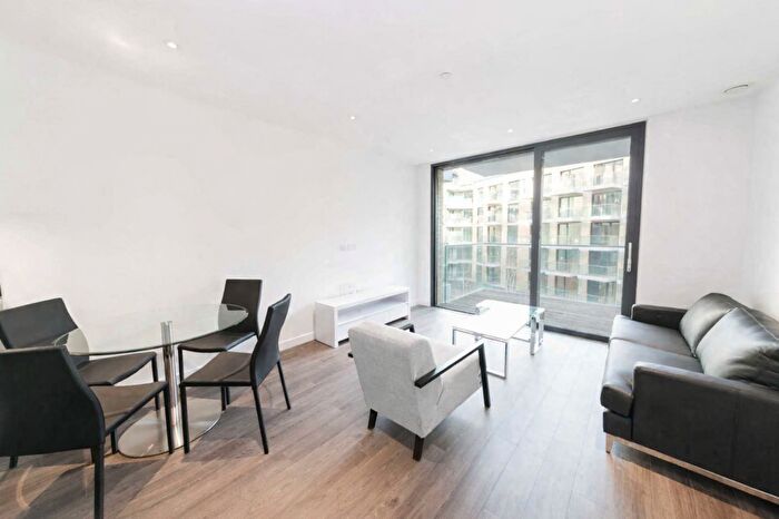 2 Bedroom Apartment To Rent In Canter Way, Catalina House, E1