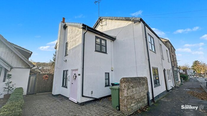 4 Bedroom Semi-Detached House For Sale In Berry Hill Lane, Mansfield, NG18