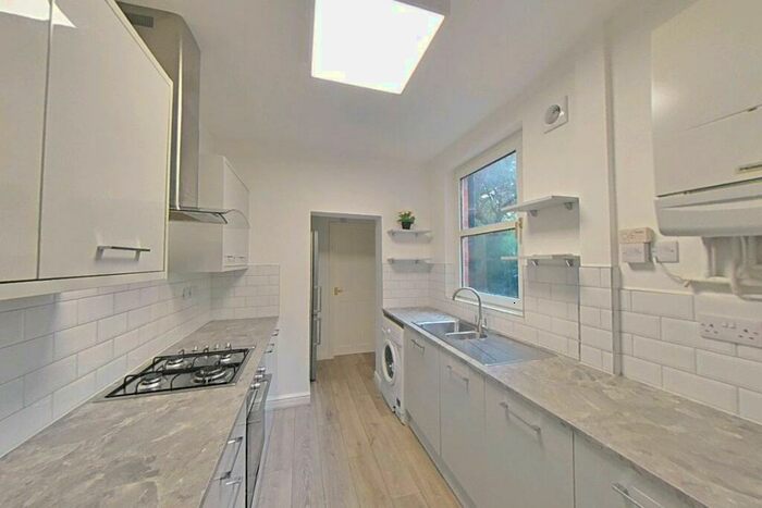4 Bedroom House Of Multiple Occupation To Rent In William Street, Loughborough, LE11