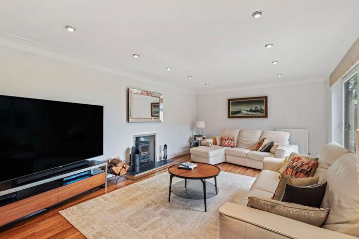 4 Bedroom Detached House For Sale In Crofton Close, Appleton Thorn, WA4 - Photo 7