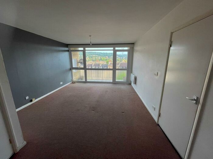 2 Bedroom Apartment To Rent In Julier House, Bath, BA1