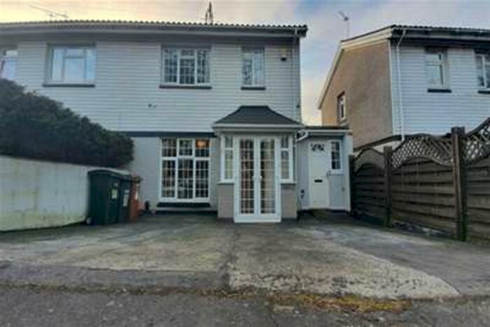 5 Bedroom House To Rent In South Oxhey, WD19