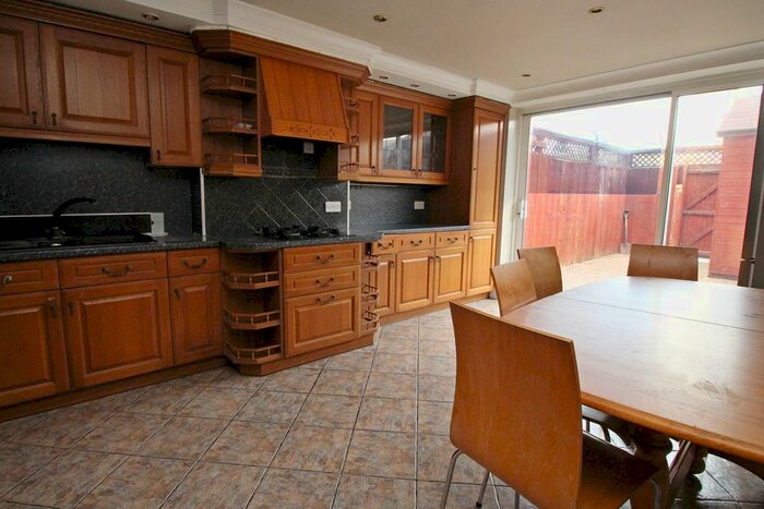 3 Bedroom Maisonette To Rent In Southern Avenue, Feltham TW14