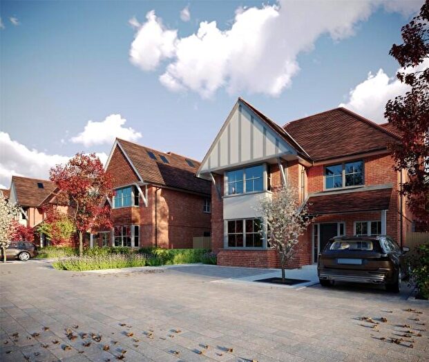 5 Bedroom Detached House To Rent In Woking, Surrey, GU22