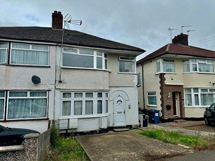 1 Bedroom Maisonette To Rent In Arundel Drive, Harrow, HA2