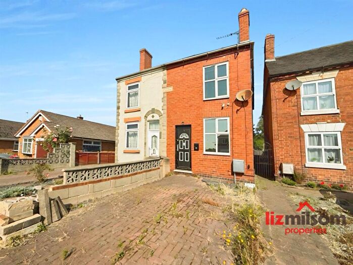 3 Bedroom Semi-Detached House For Sale In Bretby Road, Newhall, DE11