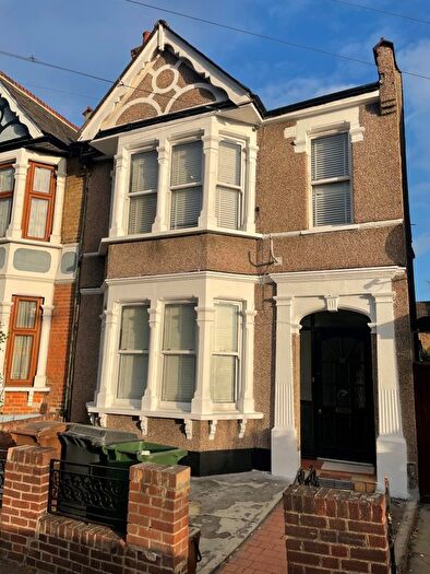 6 Bedroom Terraced House To Rent In James Lane, Leyton, E10