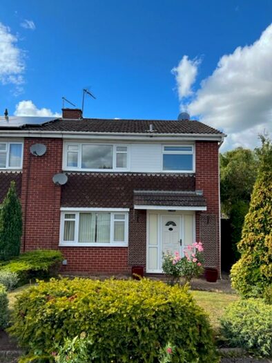 3 Bedroom Semi-Detached House To Rent In Ullswater Road, Congleton, CW12
