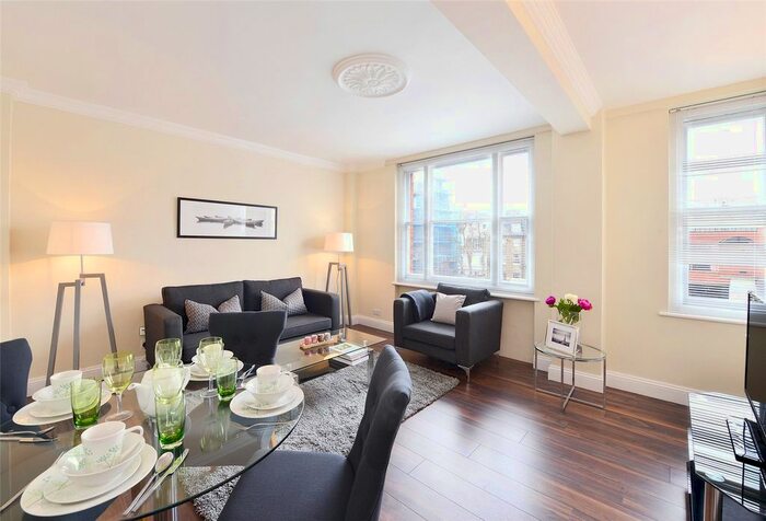 2 Bedroom Flat To Rent In Hill Street, Mayfair, London, W1J