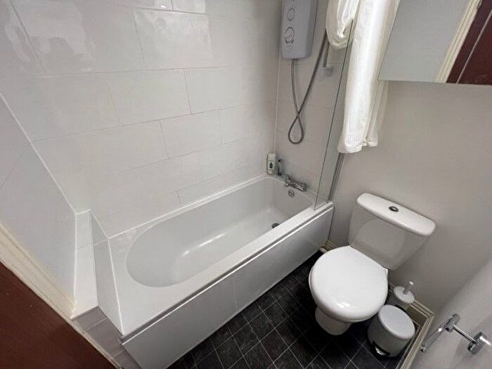Studio To Rent In Sea Road, Boscombe, Bournemouth, BH5