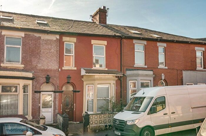 3 Bedroom Terraced House For Sale In Irving Place, Blackburn, Lancashire, BB2