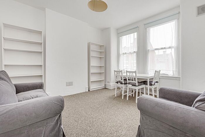 2 Bedroom Flat To Rent In Theatre Street, The Shaftesbury Estate, SW11