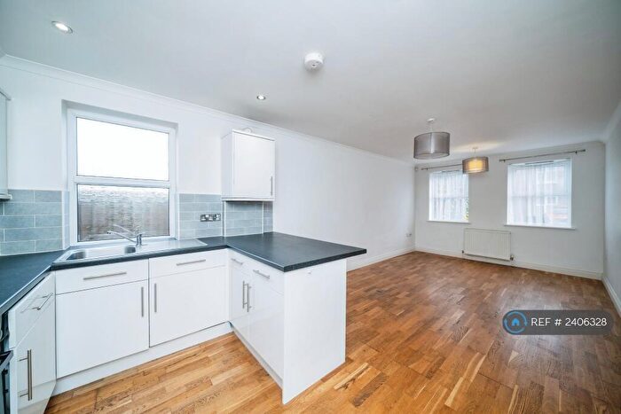 2 Bedroom Flat To Rent In Doric House, Sutton, SM1