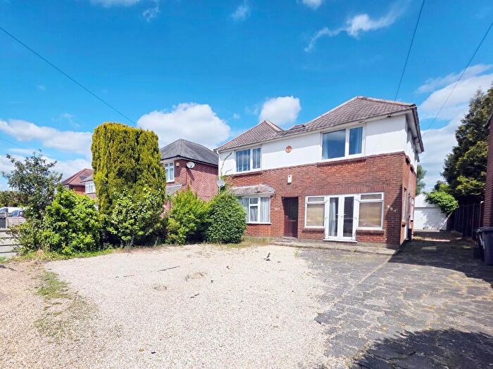 3 Bedroom Flat For Sale In Freehold Garden Flat, Wallisdown Road, Bournemouth, Dorset, BH11