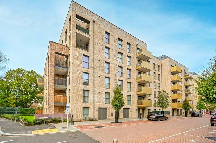 1 Bedroom Flat To Rent In Selbourne Avenue, Hounslow, TW3