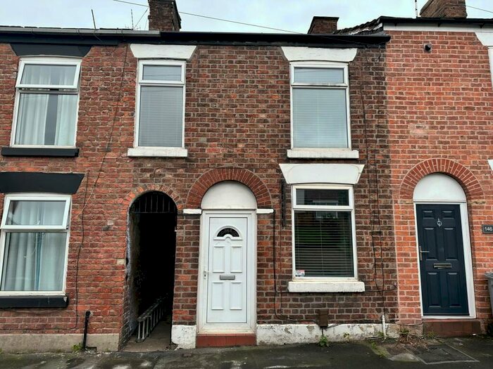 2 Bedroom Terraced House To Rent In High Street, Macclesfield, SK11