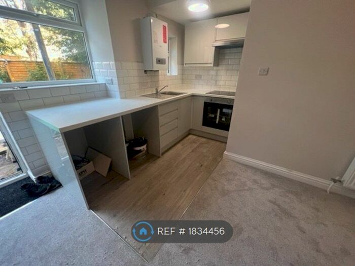 Studio To Rent In Westby Road, Bournemouth, BH5