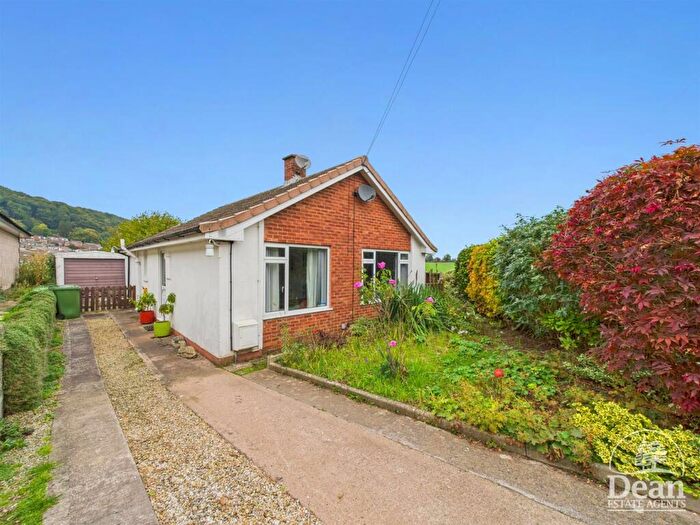 2 Bedroom Detached Bungalow For Sale In Oakhill Road, Mitcheldean, GL17
