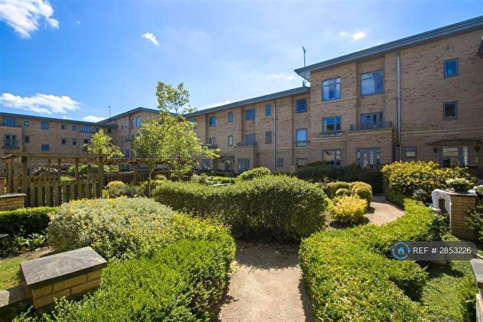2 Bedroom Flat To Rent In Bletchley, Milton Keynes, MK3
