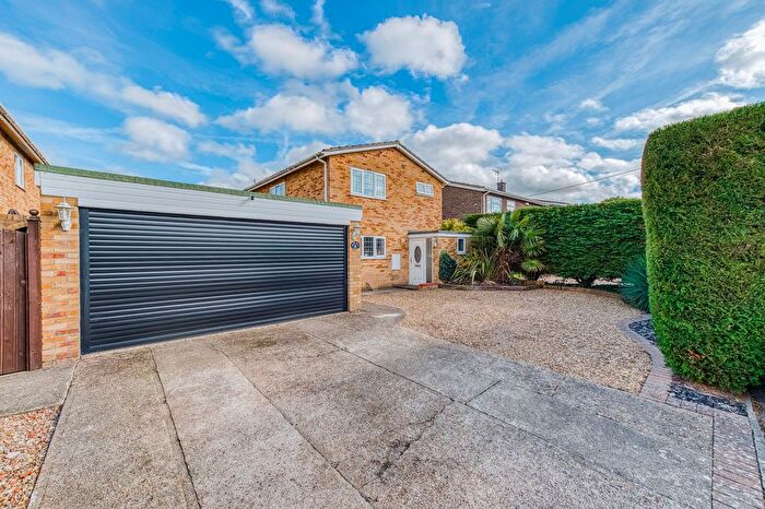 4 Bedroom Detached House For Sale In Lewis Drive, Roydon, IP22