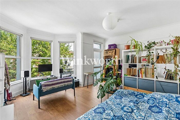 Studio To Rent In Sylvan Avenue, London, N22