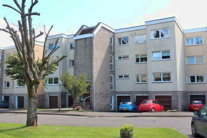 2 Bedroom Ground Flat For Sale In Netherblane, Blanefield, G63