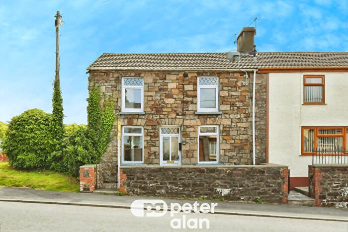 3 Bedroom House To Rent In Merthyr Road, Llwydcoed, Aberdare, CF44