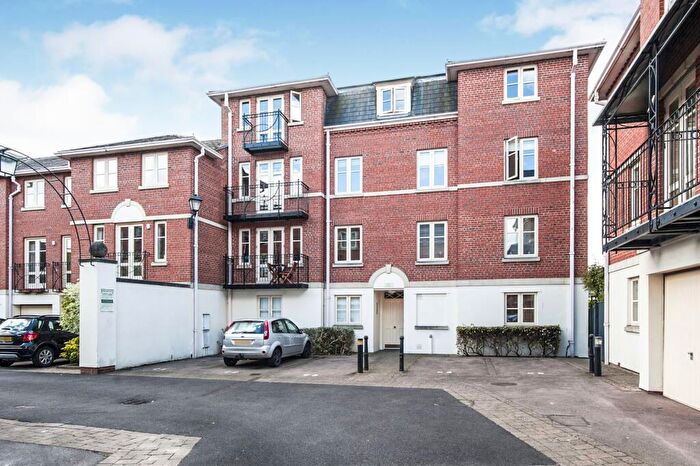 2 Bedroom Flat To Rent In Chester House, St. Georges Place, Cheltenham, GL50