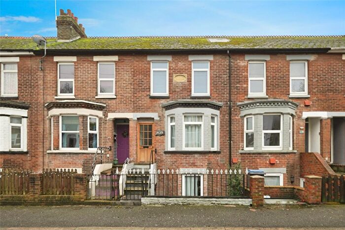 3 Bedroom Terraced House For Sale In Mayfield Avenue, Dover, Kent, CT16