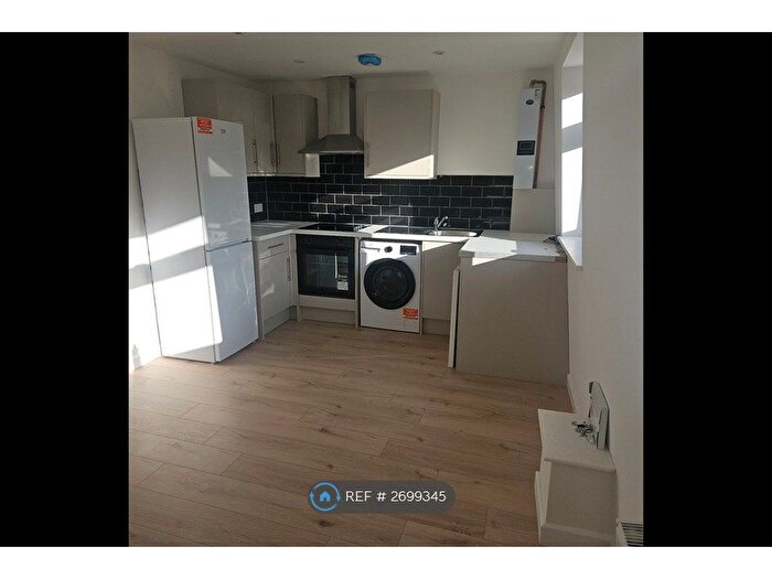 1 Bedroom Flat To Rent In East India Dock Road, London, E14