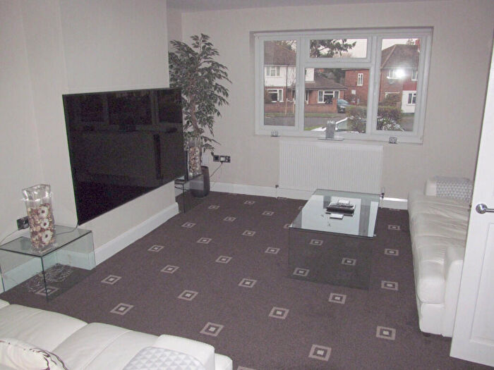 4 Bedroom Semi-Detached House To Rent In Waybrook Crescent, Reading, Berkshire, RG1