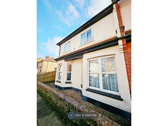 4 Bedroom Semi-Detached House To Rent In Tower Rd, Bournemouth, BH1