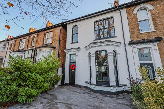 3 Bedroom End Of Terrace House For Sale In Cambridge Road, Southend-On-Sea, SS1