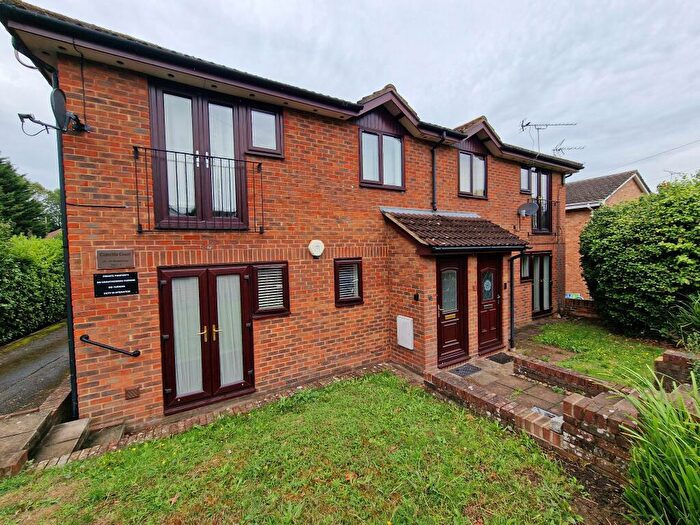 1 Bedroom Flat To Rent In Woodmill Lane, Bitterne Park, SO18