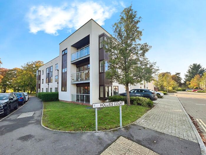 2 Bedroom Flat To Rent In Hollies Court, Basingstoke, RG24