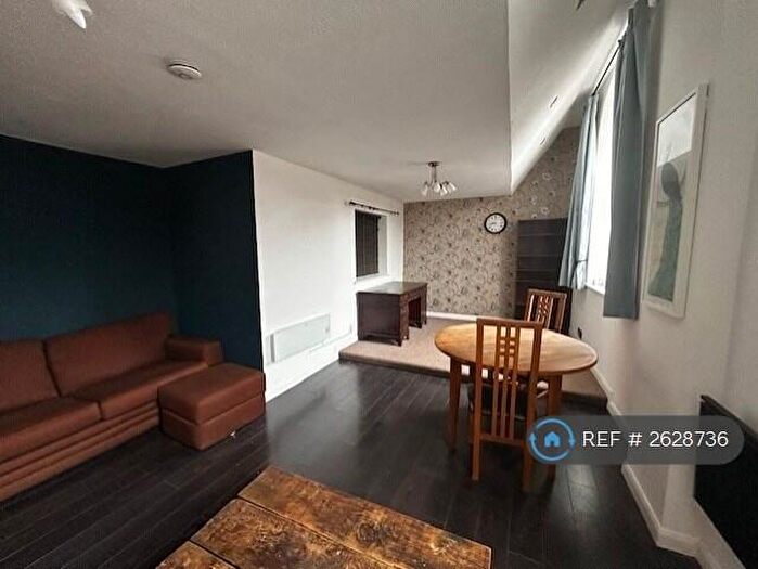 1 Bedroom Flat To Rent In Robinson Row, Hull, HU1