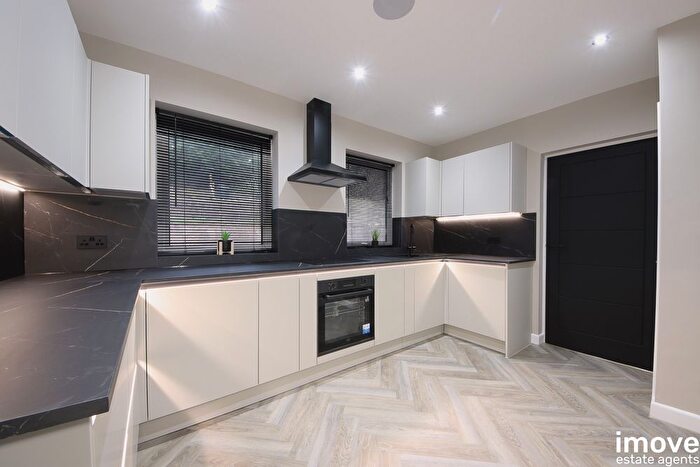 2 Bedroom Bungalow For Sale In Primley Park, Paignton, TQ3