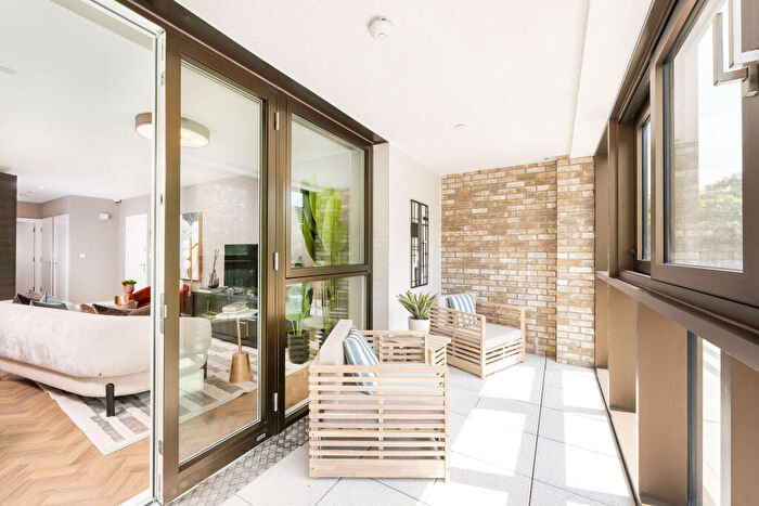 2 Bedroom Apartment For Sale In North West Quarter, London, NW6